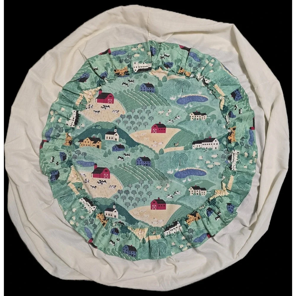 Round Accent Table Cloth 27 Inches Around, Cowboys, Farm Country Collectible (U)